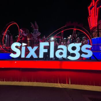 Christmas in The Park (Six Flags)
